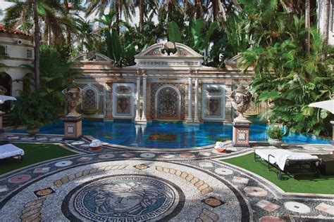 versace casa luxe|who inherited gianni versace estate.